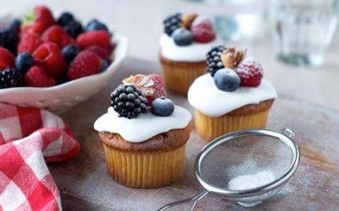 recipe image Čučoriedkové cupcakes s jogurtom